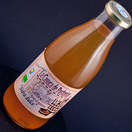 Botella de Botella de sidra dulce sin alcohol